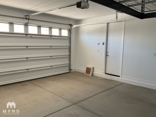 Building Photo - 265 W Rainbow Bridge Ln
