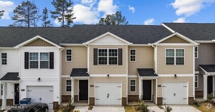 Building Photo - 2305 Gracie Ln