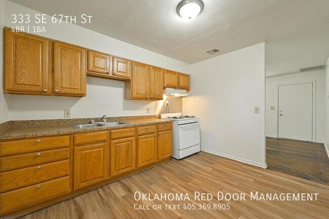 Foto del edificio - 333 SE 67th St