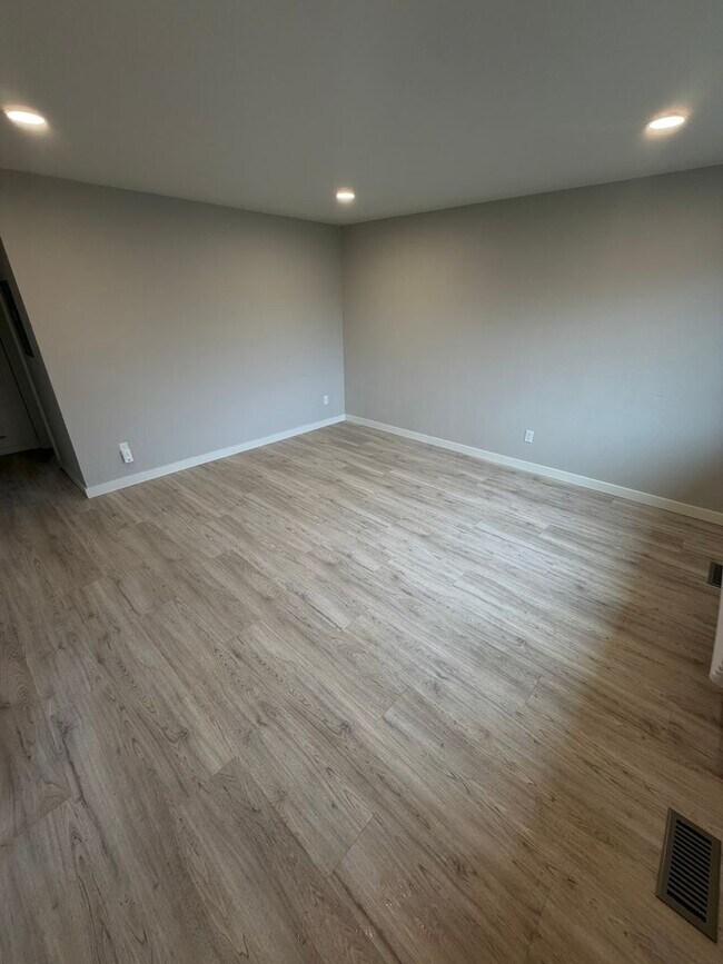 Foto del edificio - Newly Remodeled 2 Bedroom!