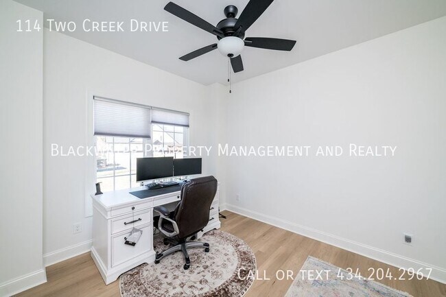 Foto del edificio - Beautiful 4 Bedroom Home in Bethel Estates