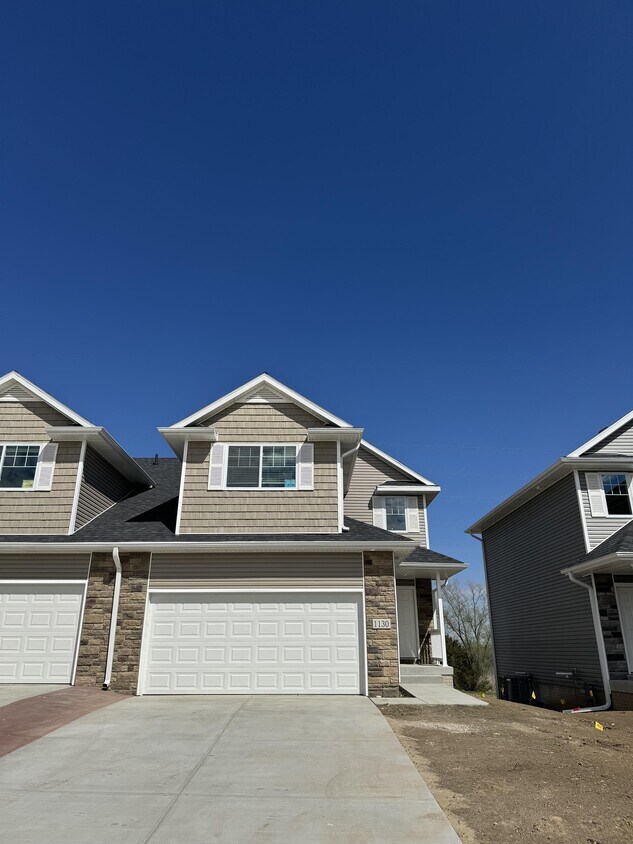 1130 Cedar Cv Rd, Lincoln, NE 68505 Townhome Rentals in Lincoln NE