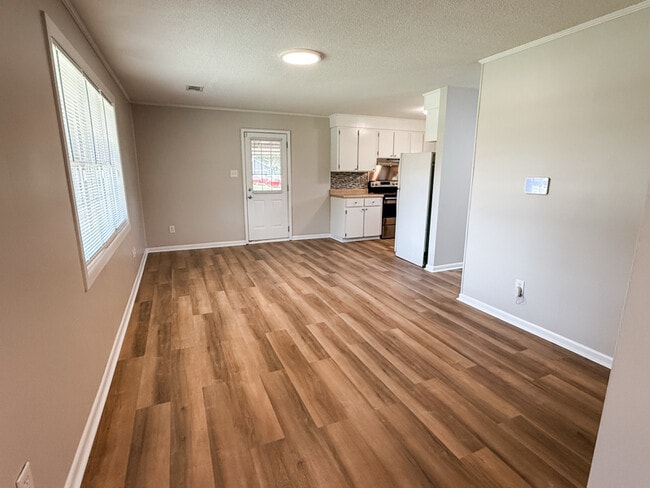 Foto del edificio - 128 Barnesdale Dr
