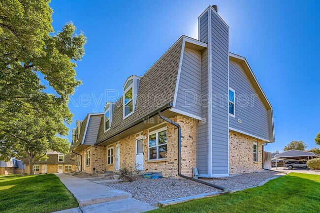 Building Photo - 1482 S Pierson St