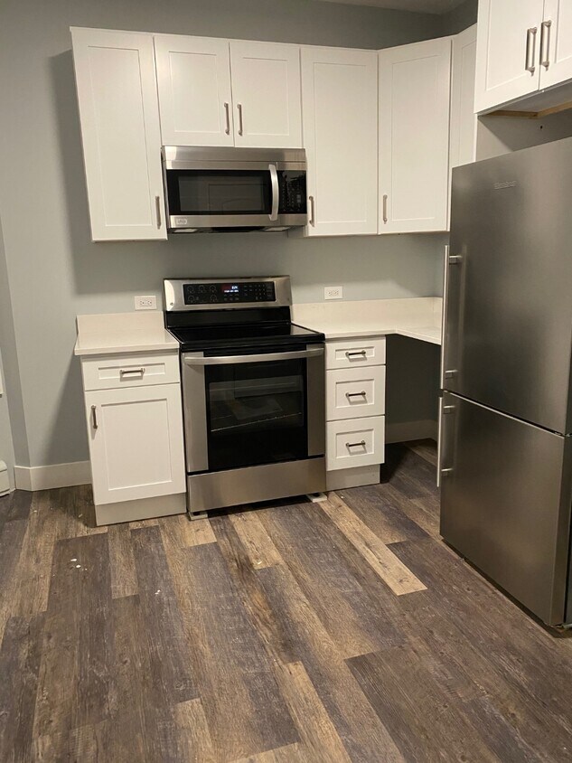 Foto principal - 245 Halstead Ave