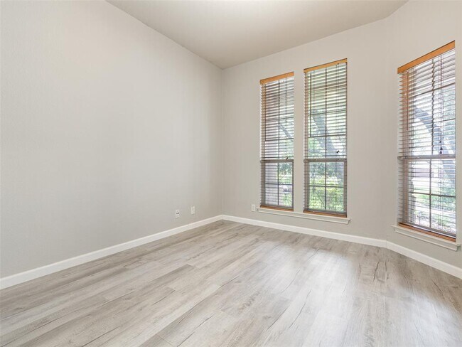 Foto del edificio - 12304 Torrance Ct