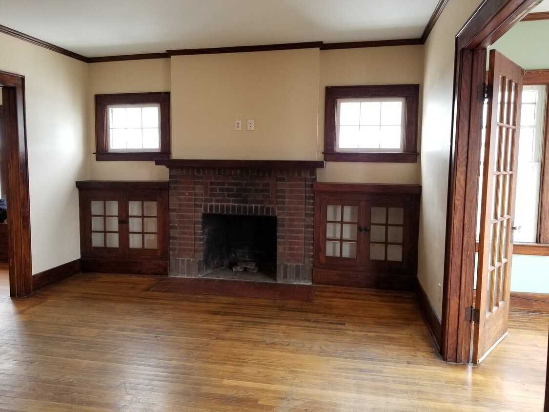 Sala de estar - 1604 S Geddes St