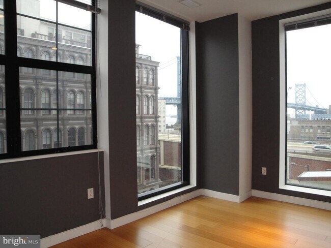 Building Photo - 108 Arch St