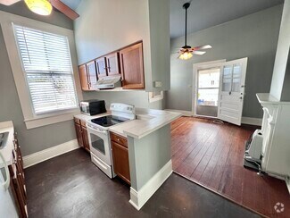 Building Photo - 548 Verret St