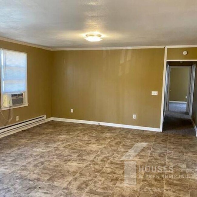 Photo - 215 W Belvedere Rd House