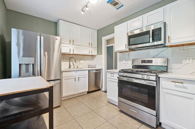 Foto del edificio - 108 Bonita Ave