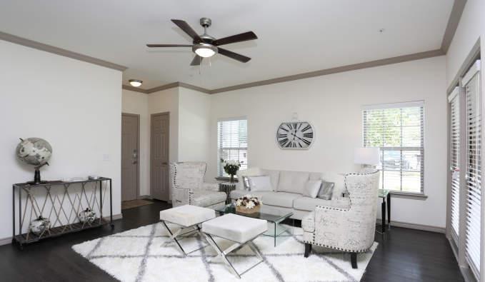 Foto principal - 1 bedroom in Montgomery TX 77316