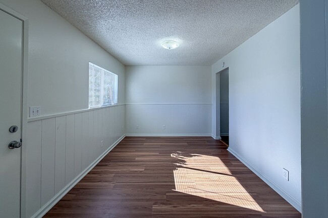 Foto del edificio - 424 Ponoma St