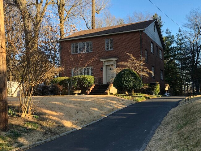 Exterior frontal - 3522 Buckner Ln