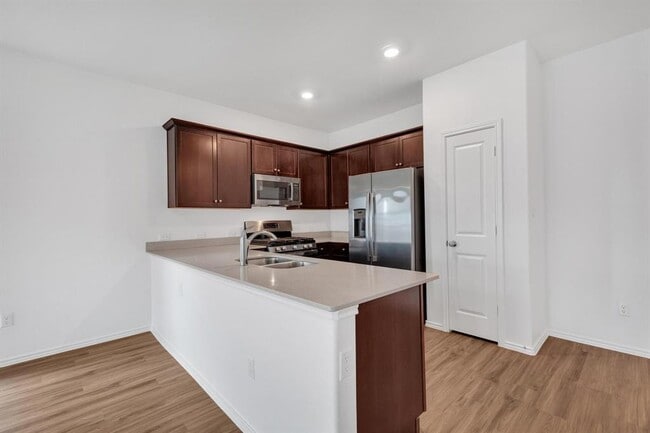 Foto del edificio - 219 George Neggan Ln