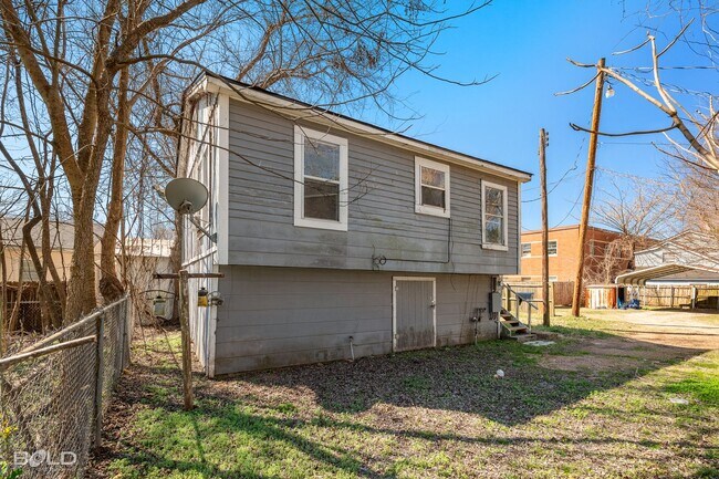 Foto del edificio - 2562 Lamar St