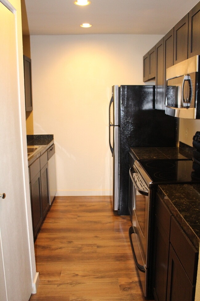 Building Photo - 108-E Eden at Avondale