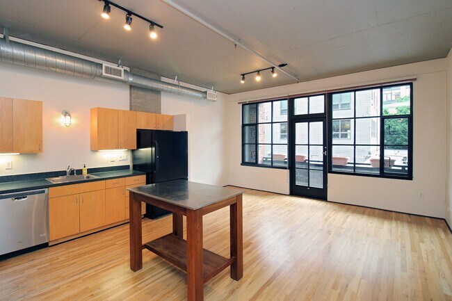Building Photo - 408 NW 12th Ave
