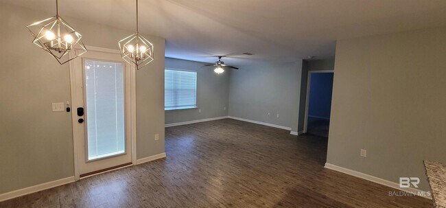 Foto del edificio - 17431 Harding Dr