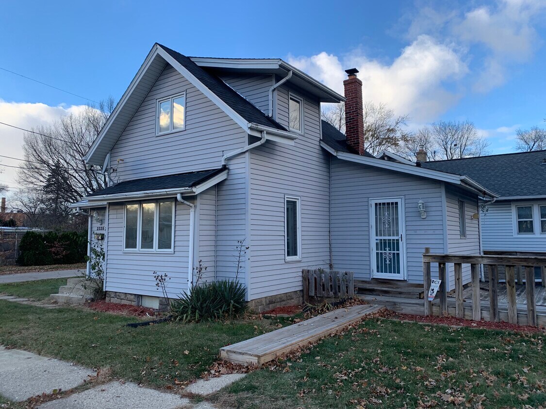 2335 Burton St, Rockford, IL 61103 House Rental in Rockford, IL