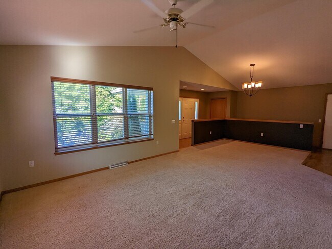 Building Photo - 5 Fleischman Cir