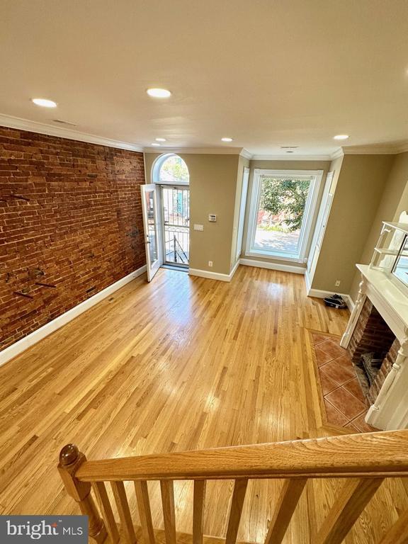 Building Photo - 1227 Linden Pl NE