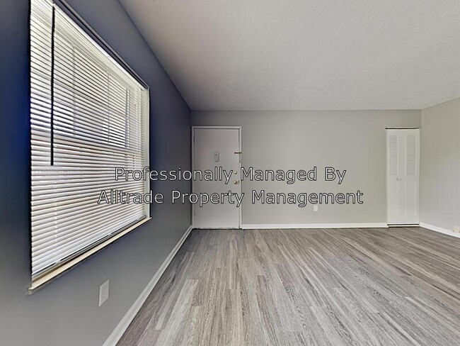 Foto del edificio - 28 Colonial Oaks Ct