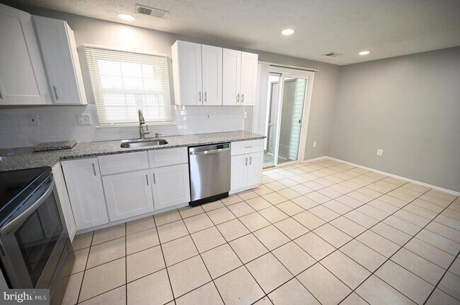 Foto del edificio - 2103 Tanglewood Dr