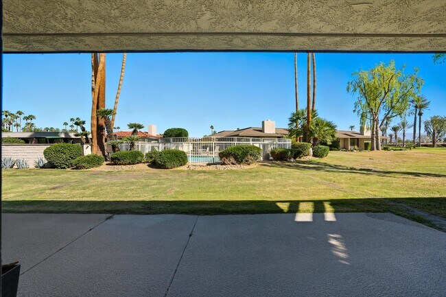 Building Photo - 47 Cornell Dr