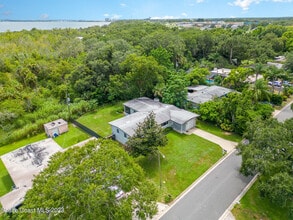 Building Photo - 115 S Indian Cir