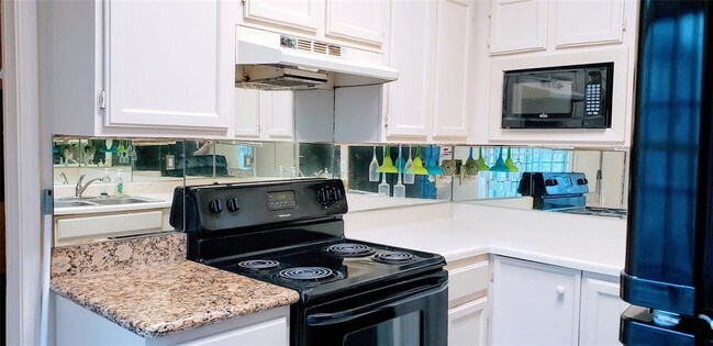 Foto del edificio - 7262 Regency Square Ct