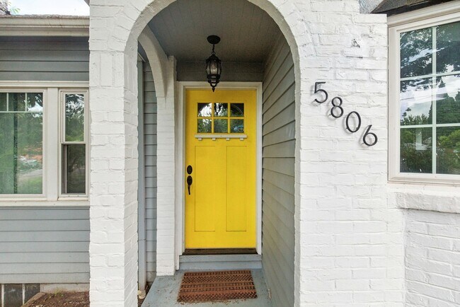 Foto del edificio - 5806 NE 60th Ave