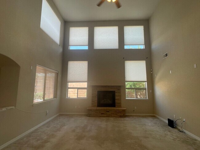 Foto del edificio - 8931 Ashton Loop NE