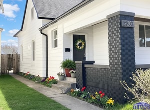 Building Photo - 2207 N 13th St