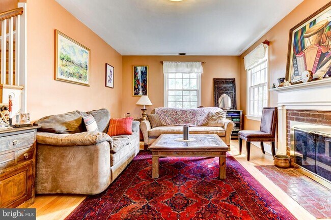 Foto del edificio - 4438 Garrison St NW
