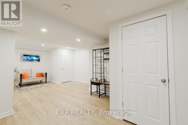 Photo du bâtiment - 194 Willow Creek Cir