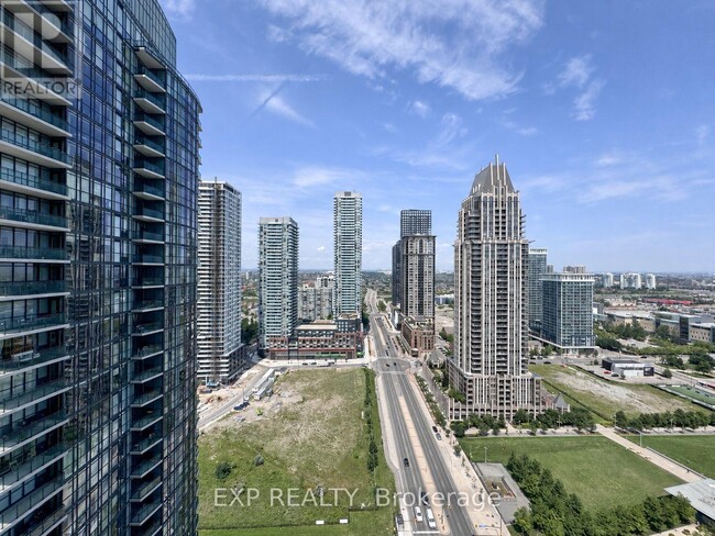 Photo du bâtiment - 4070 Confederation Pkwy