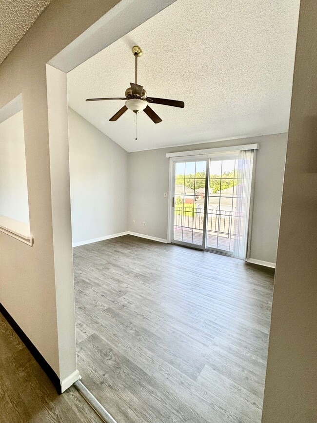 Foto del edificio - Creekside Lane Apartments