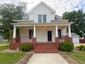 Building Photo - 207 S Poland St