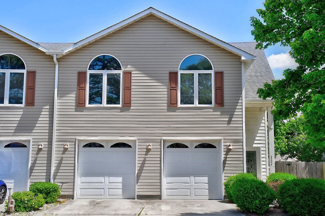 Primary Photo - CHICKS BEACH CONDO FOR RENT - VIRGINIA BEACH!