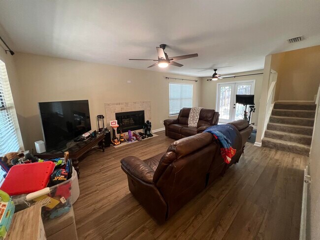 Foto del edificio - 1705 Copperfield Cir
