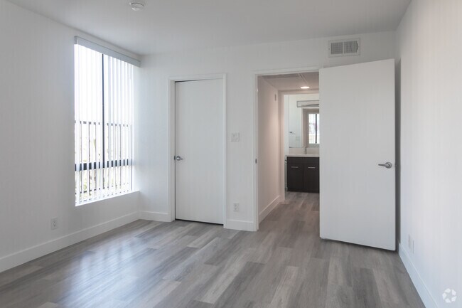 1 habitación, 1 baño - 650 pies cuadrados - 1823 Grace