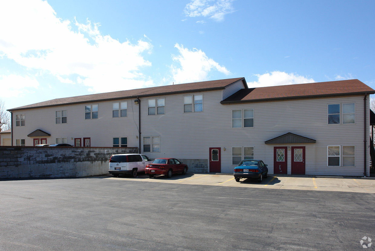 Building Photo - Lakeside Square Apartments