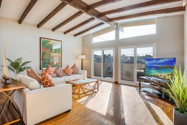 Sala de estar - 1744 Reed St