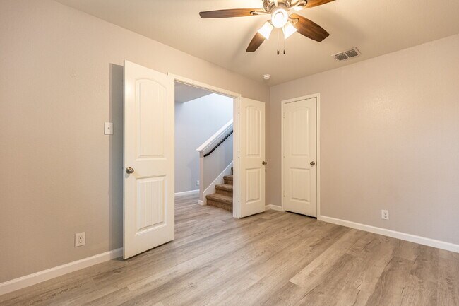 Foto del edificio - 6414 Dynamic Sound