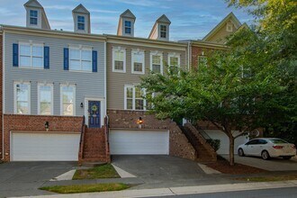 Building Photo - 3645 Edgemont Dr
