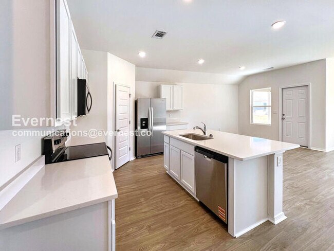 Foto del edificio - 1607 Ridgefield Cir