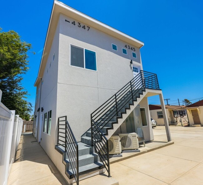 Building Photo - 4345 Bancroft St