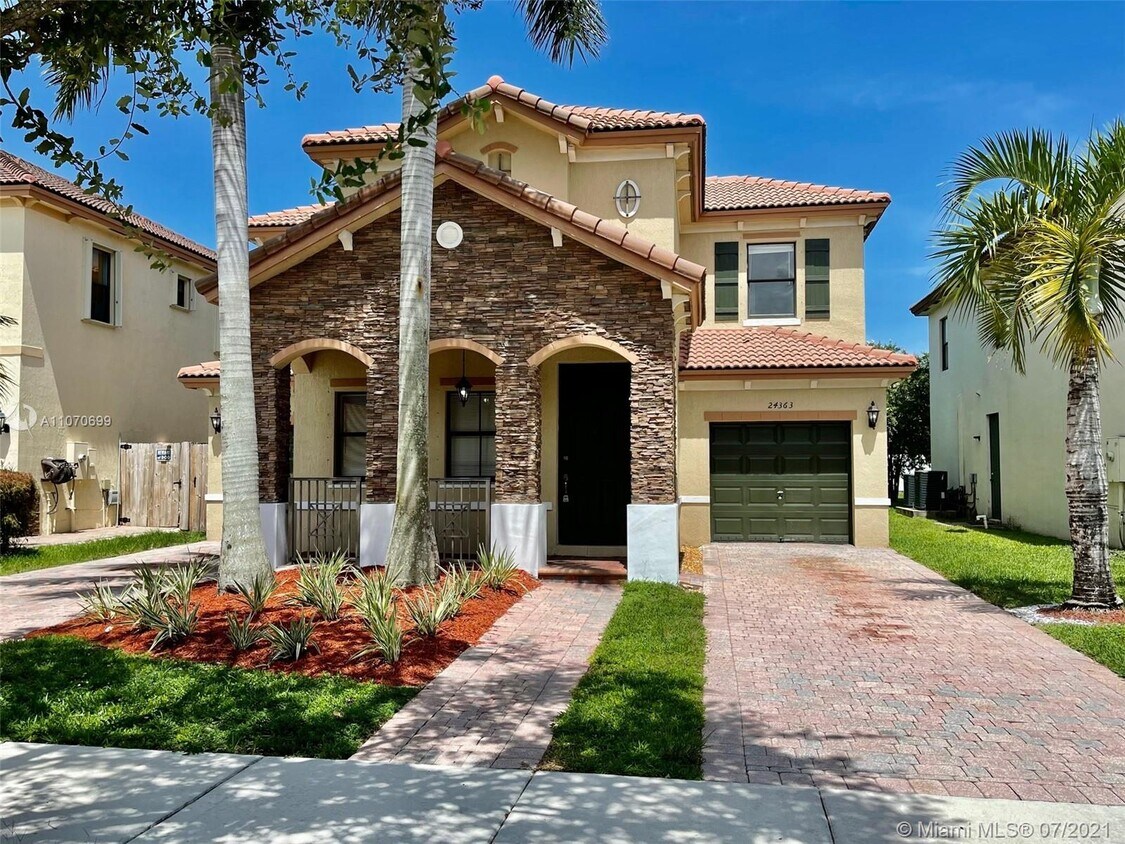 24363 SW 113th Ave, Homestead, FL 33032 House for Rent in Homestead