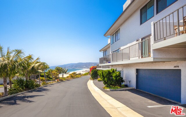 Primary Photo - 29711 Zuma Bay Way